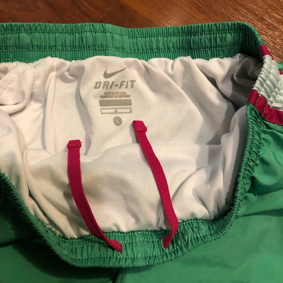 Nike Dri Fit Shorts. Size LG. Like new! - Picture 3 of 15